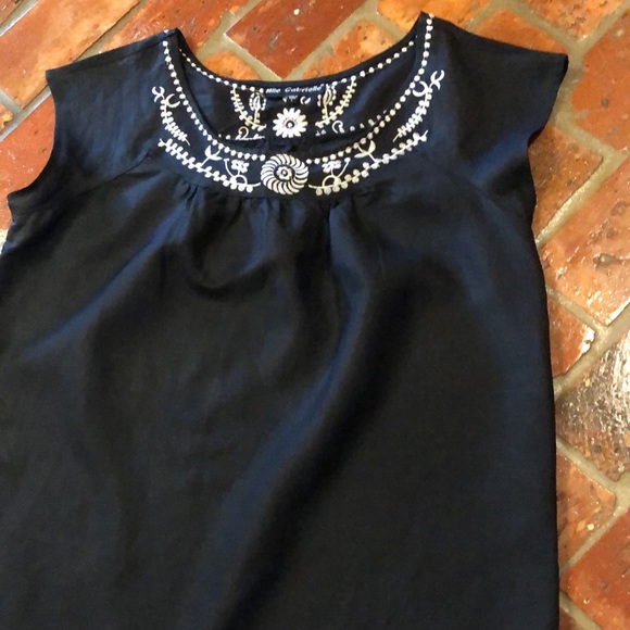 Mlle Gabrielle Ramie blend black pull over with white embroidery top szL - Picture 5 of 8